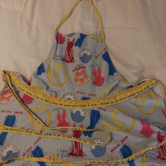 "Inside Me is A Skinny Woman..." Apron - Picture 8 of 8